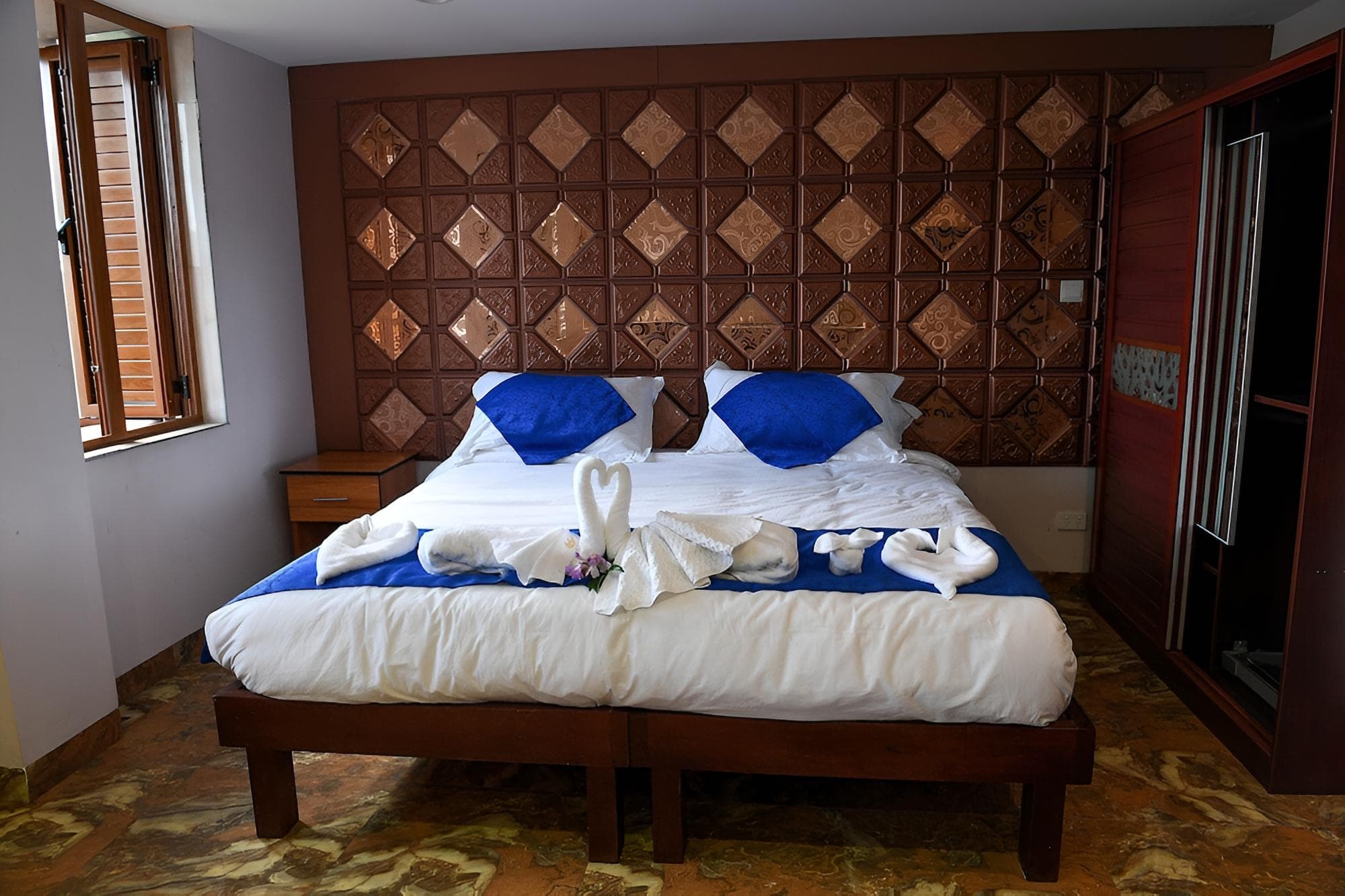 Classic Studio Suite, 1 Queen Bed, City View at The President Hotel