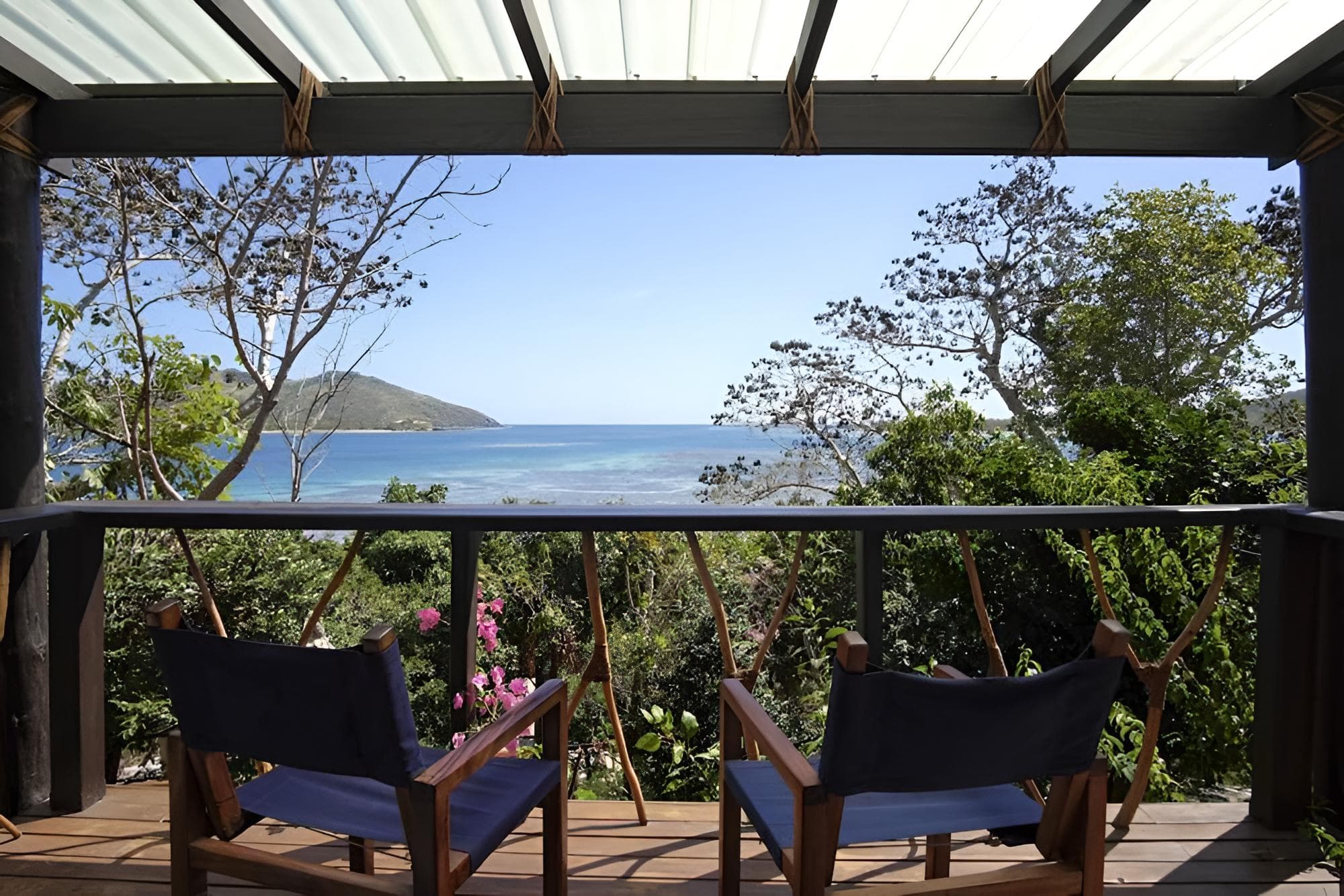 Traditional Tree Top Bure at Nanuya Island Resort