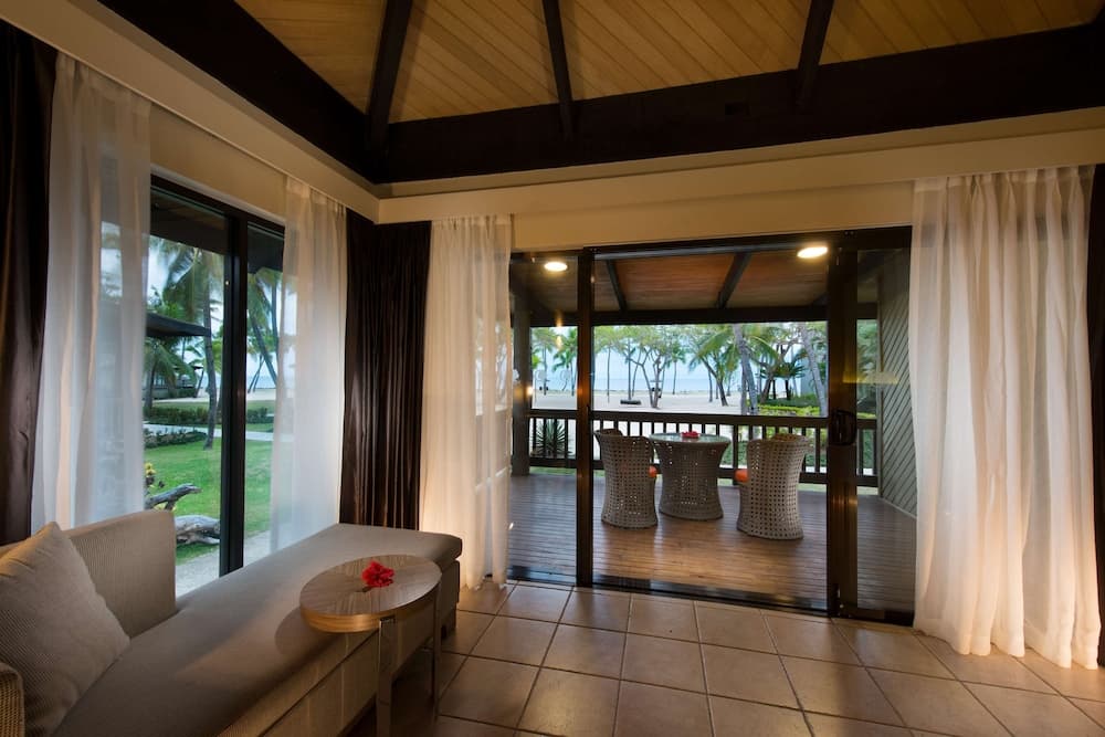 Room, 1 King Bed, Ocean View (BURE) at DoubleTree Resort by Hilton Hotel Fiji - Sonaisali Island