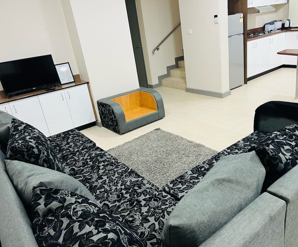 Family Apartment, 2 Bedrooms, Mountain View, Executive Level at Oxford Apartments Suva