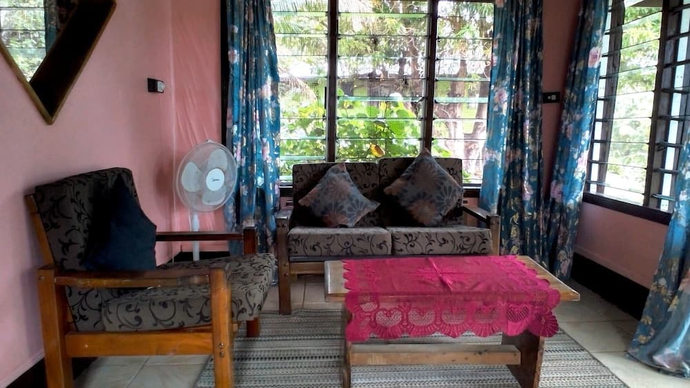 Basic Bungalow, Balcony, Ocean View at Naqalia Lodge