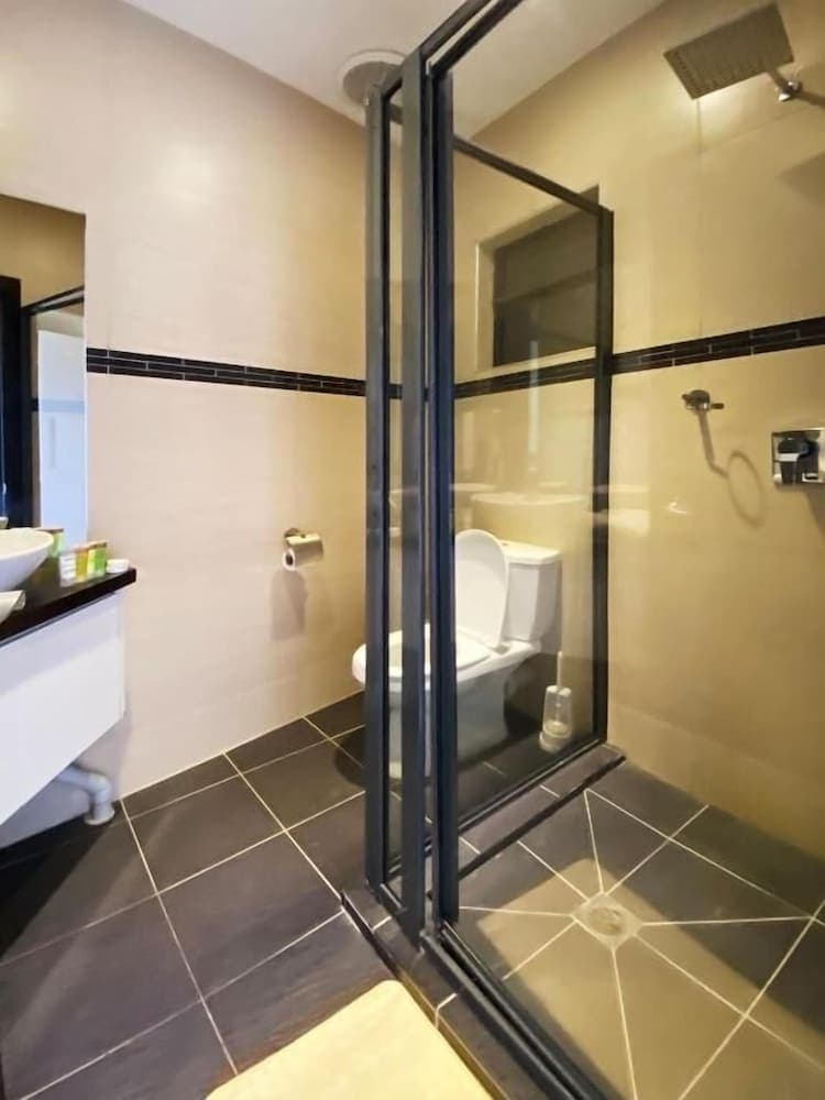 Standard Apartment at Greystone Apartments
