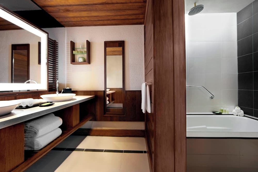 Room, 1 King Bed, Garden View at The Westin Fiji Golf Resort & Spa