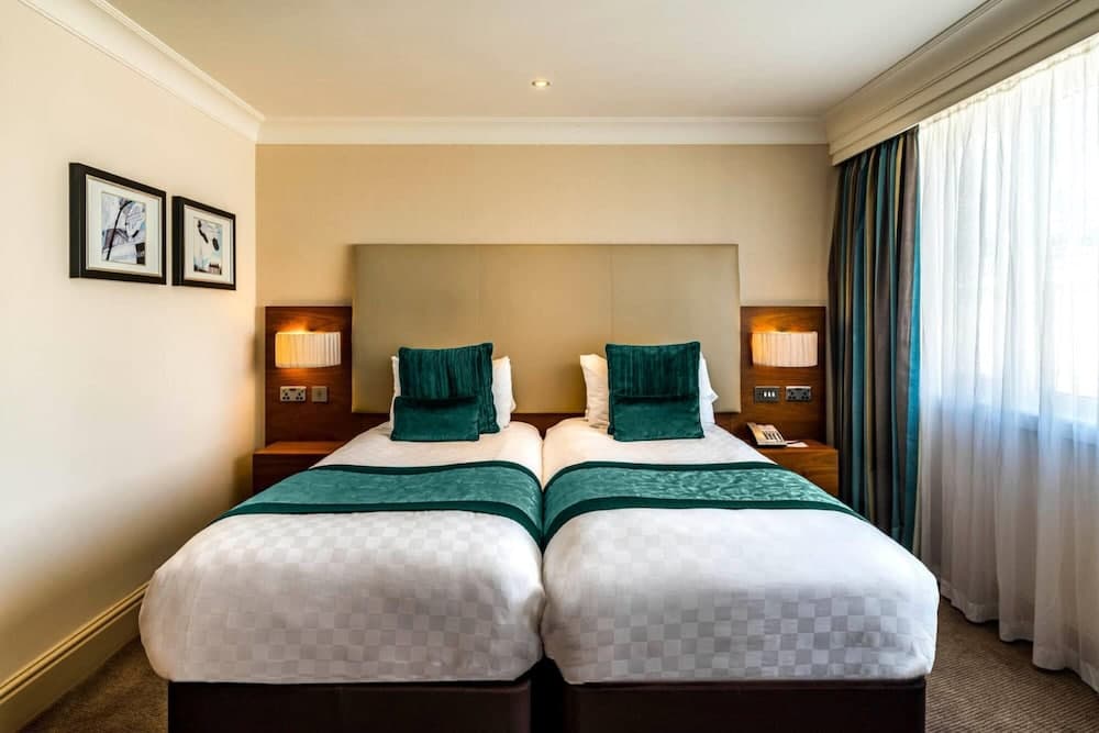 Twin Room (Garden Small Twin) at Wyndham Garden Wailoaloa Beach Fiji