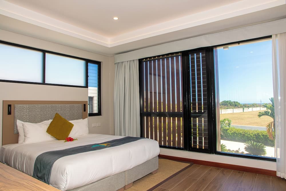 Luxury Apartment, Partial Sea View at The Palms Beach Wailoaloa